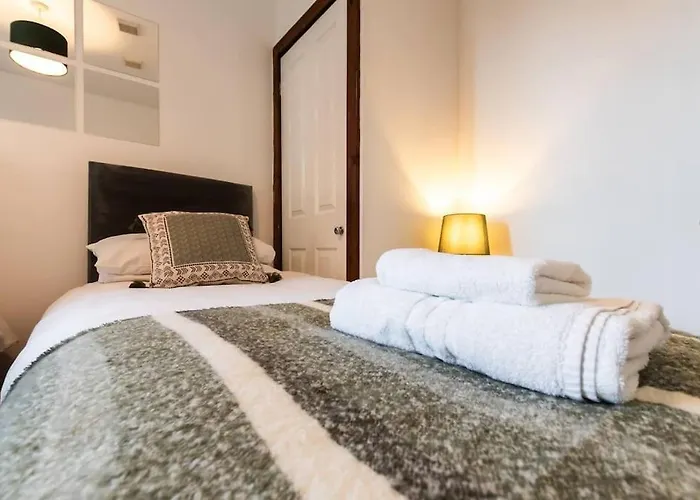 Classy Southampton City Center Apt With Free Parking